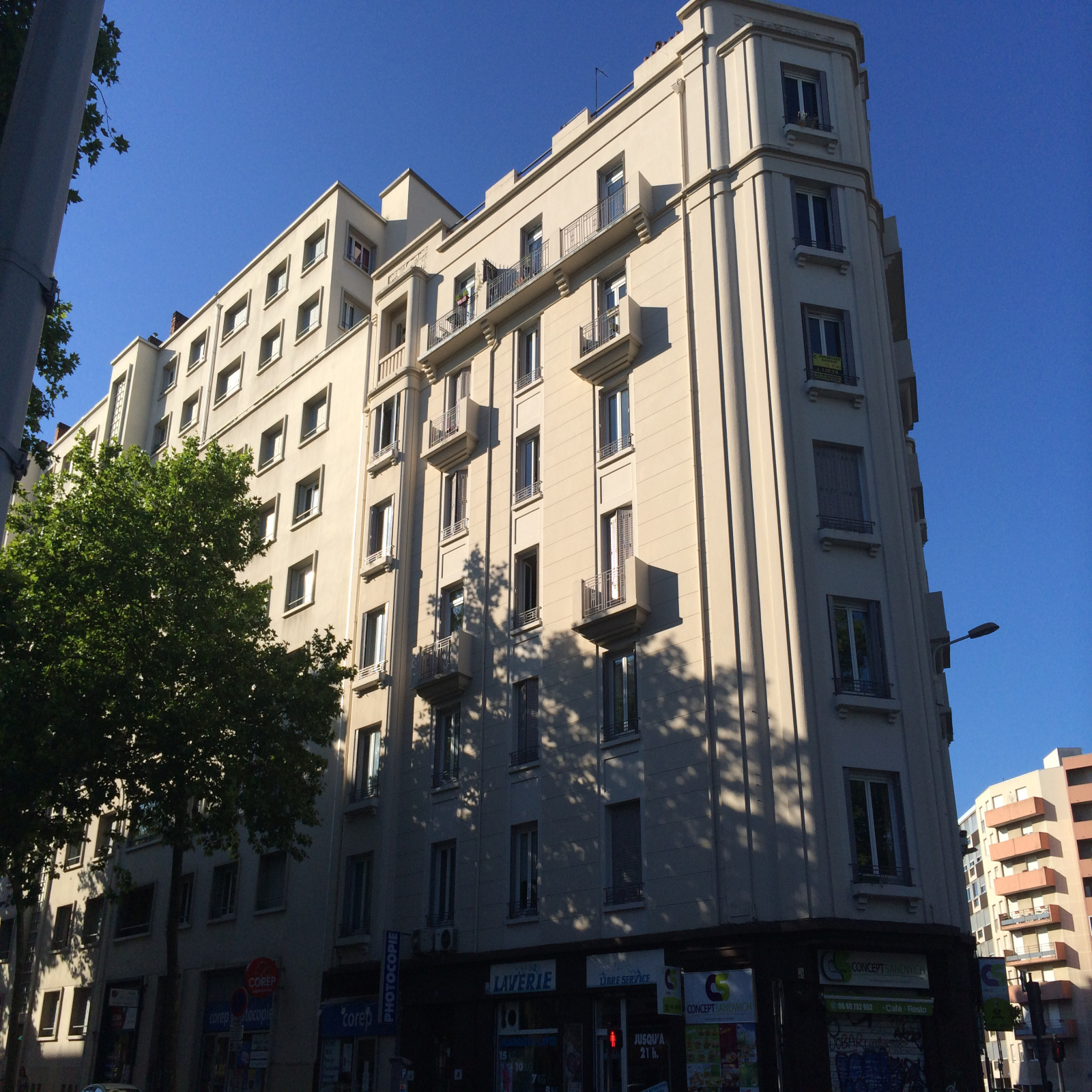 location Lyon 3eme, T2 bis de 67 m² Chassieu Immobilier Transactions